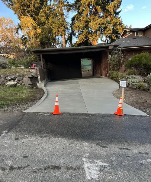 Patio, Retaining Wall, Step and Driveway Concrete in Seattle 